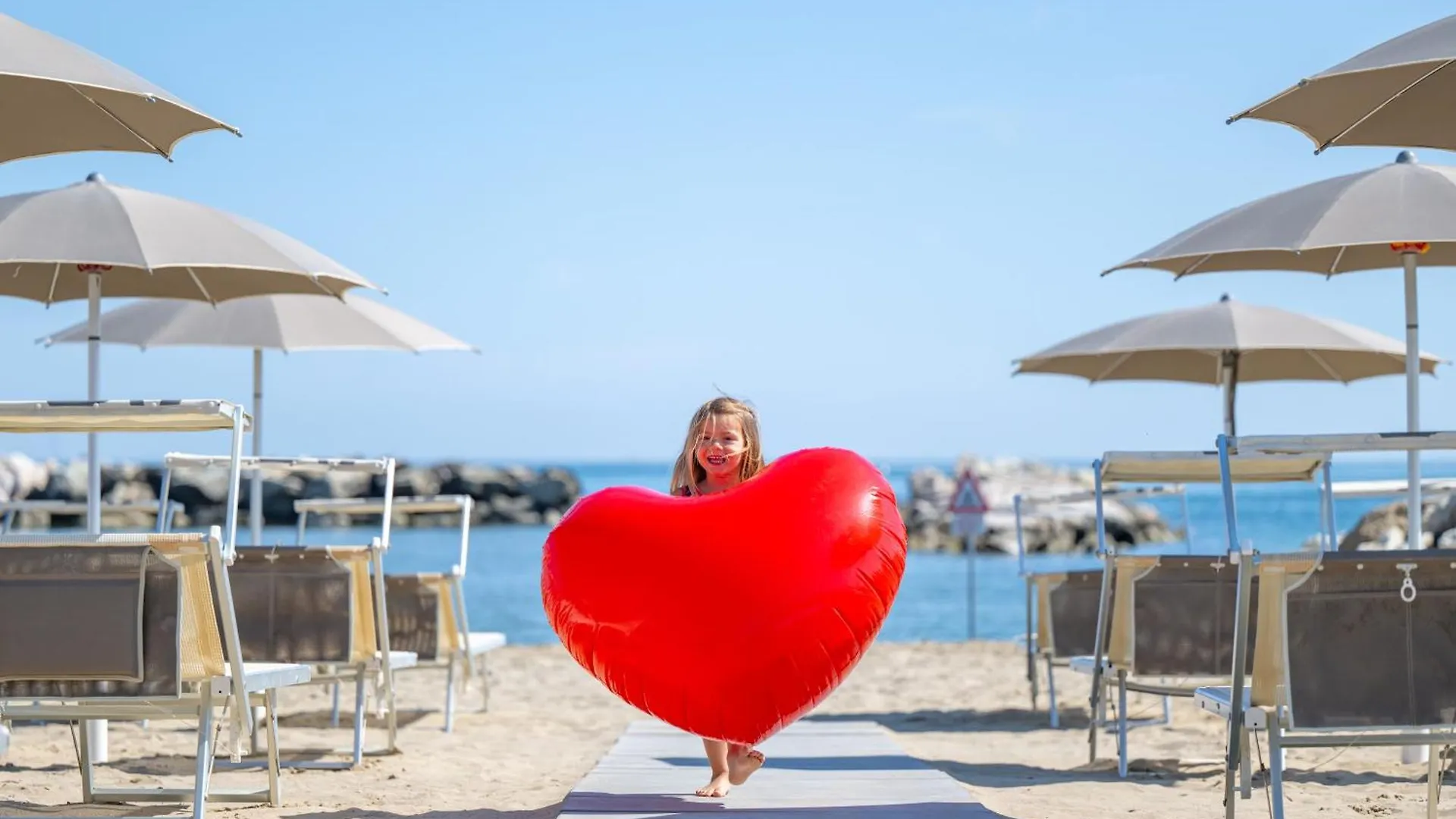 Hotel Tiffany'S Cattolica 3*,  İtalya